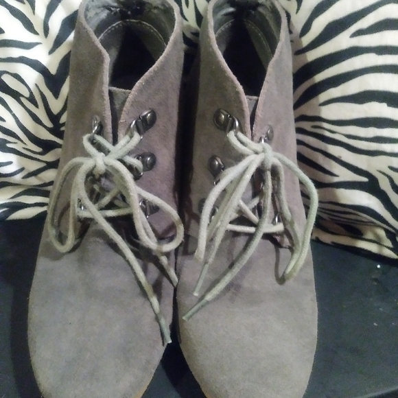 GREY ANKEL BOOTS BY XPRESS GREAT DEAL - Picture 4 of 6